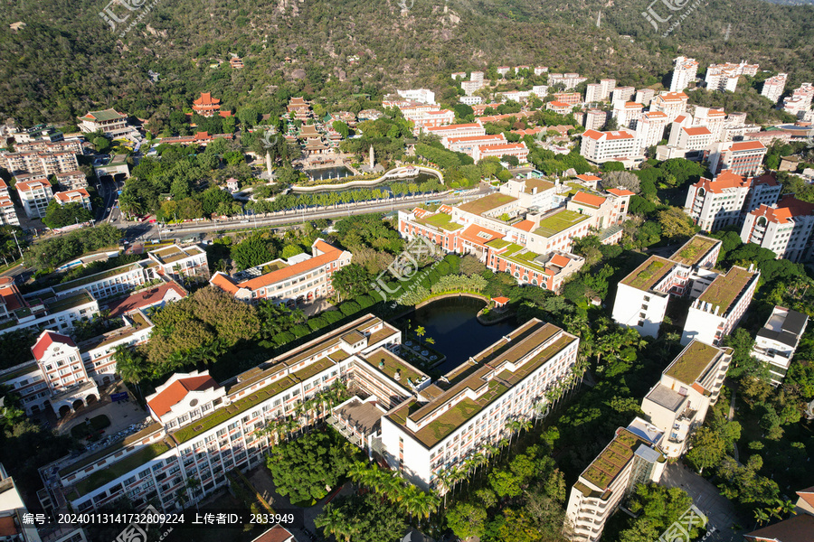 航拍厦门大学建筑风光