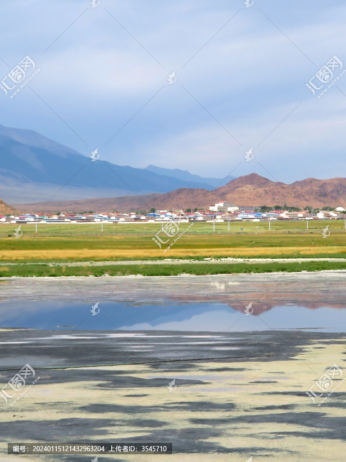 新疆哈密巴里坤湖