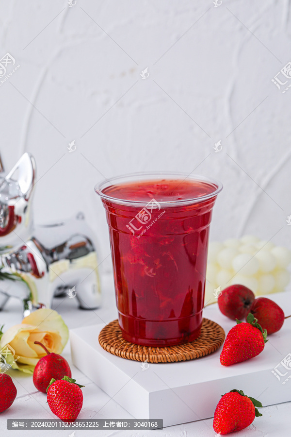 山楂莓莓热果茶