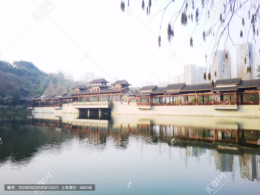 彩云湖风雨廊桥仿古建筑