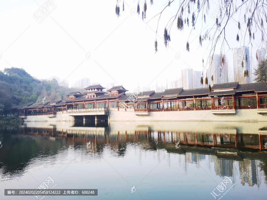 彩云湖风雨廊桥