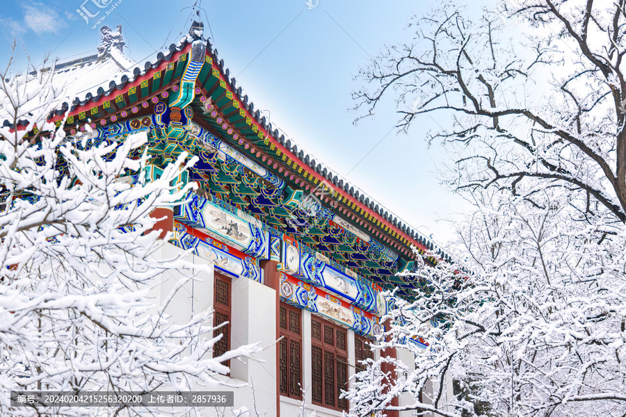 北京大学雪景博物馆飞檐一角