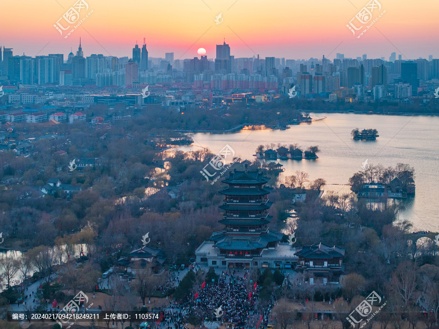 济南大明湖夜景