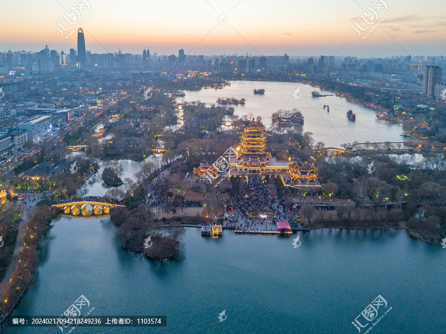 济南大明湖夜景