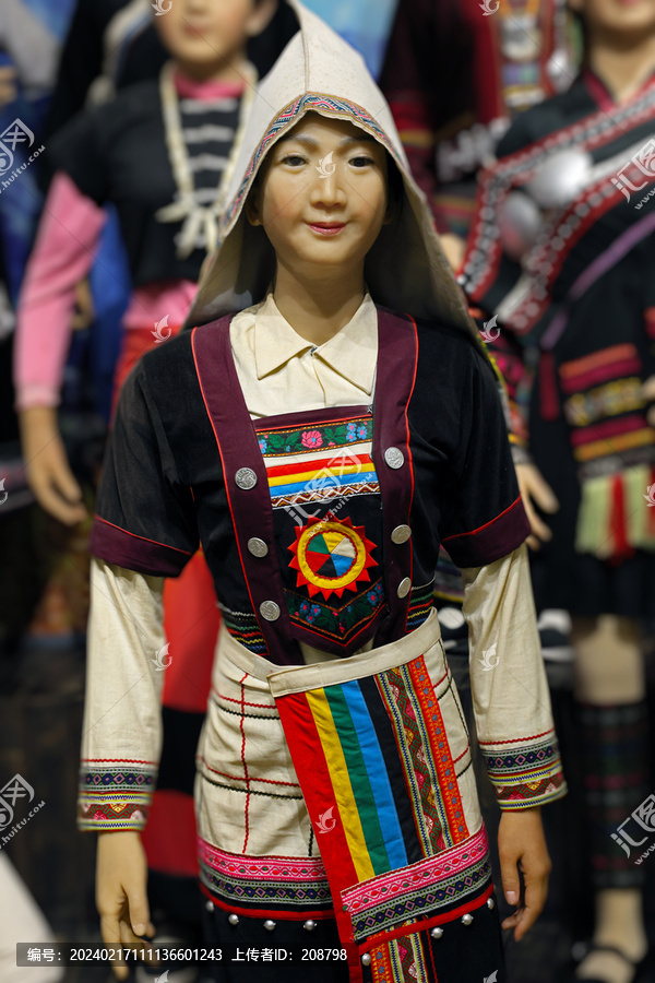 基诺族民族服装