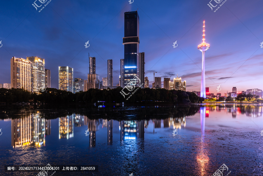 中国沈阳青年公园彩电塔夜景