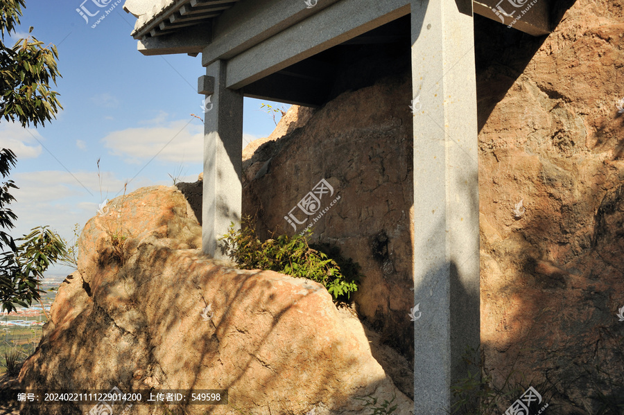 莱州云峰山郑道昭碑亭