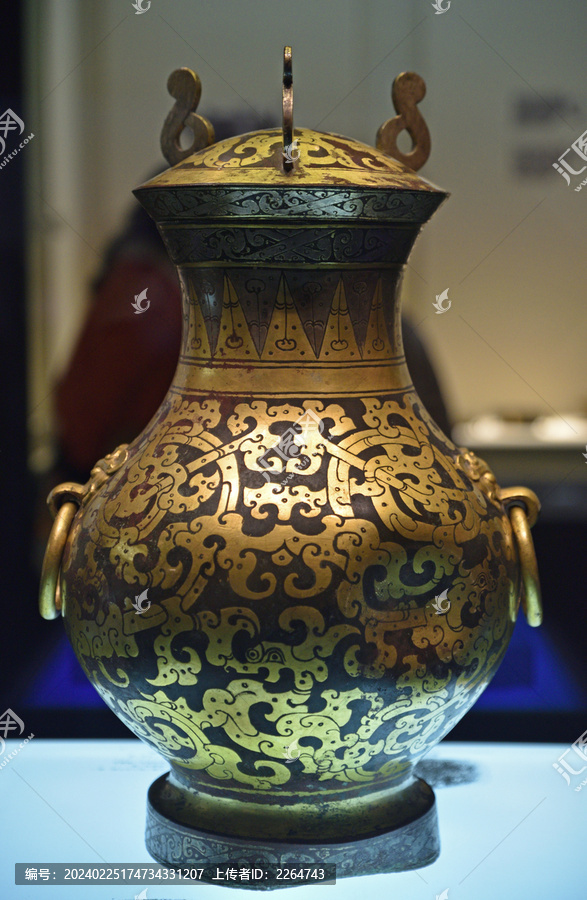 河北博物院藏品鎏金银蟠龙纹铜壶