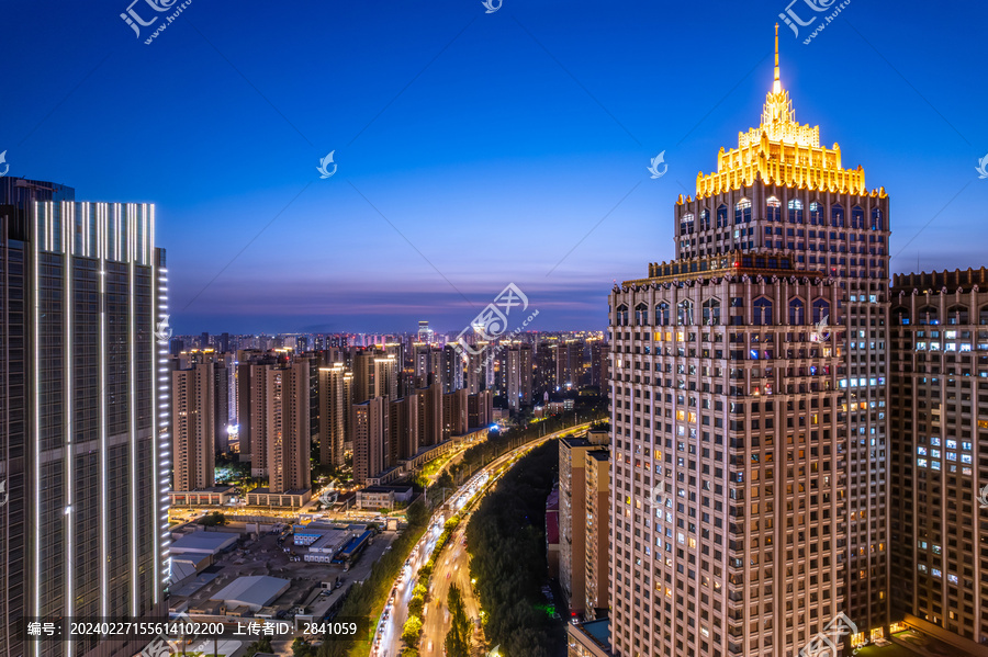 中国辽宁沈阳青年大街建筑夜景