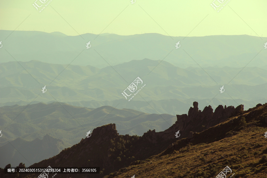 重峦叠嶂