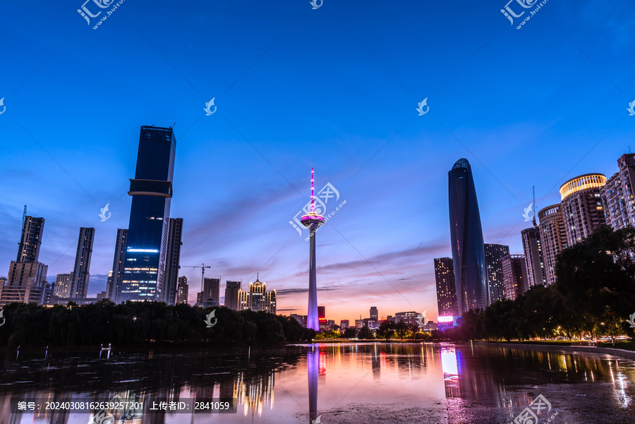 中国沈阳青年公园彩电塔夜景