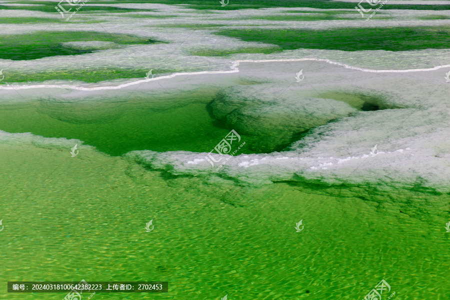 青海茫崖翡翠湖风光