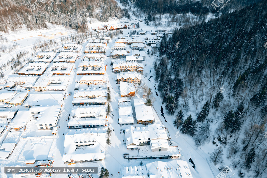 航拍雪乡雪景旅游民宿东北农村