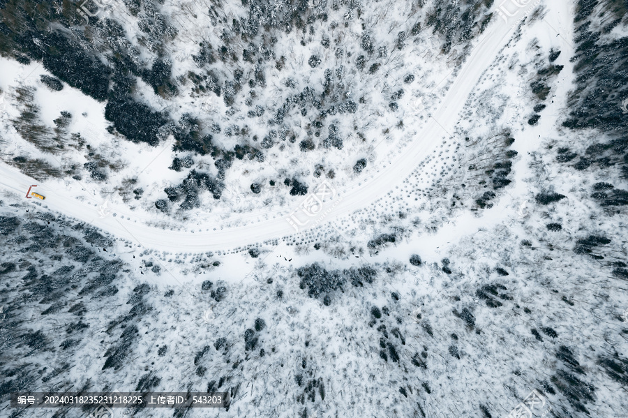 航拍雪乡雪景旅游民宿东北农村