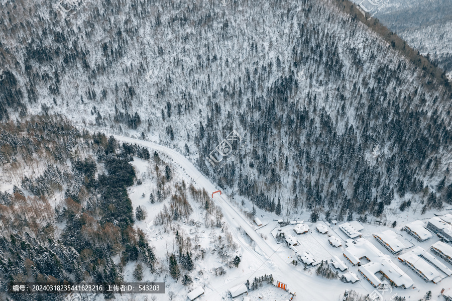 航拍雪乡雪景旅游民宿东北农村