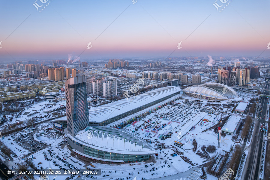 雪后中国哈尔滨会展中心体育场