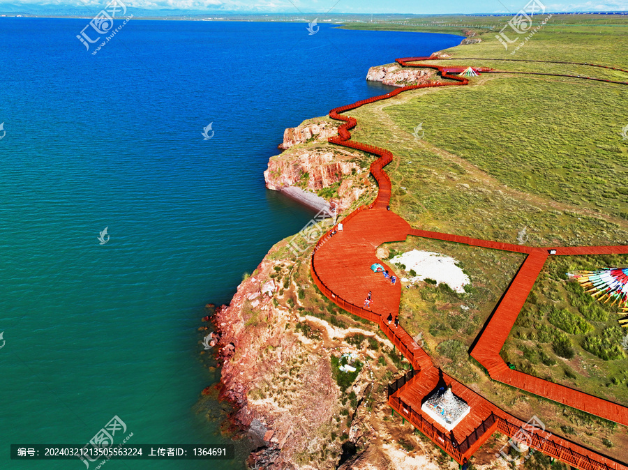 航拍青海湖海北斷崖棧道