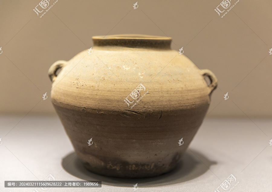 汉代双耳陶罐