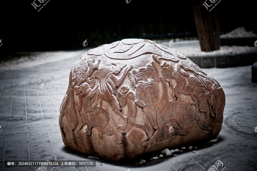 雪后的石雕