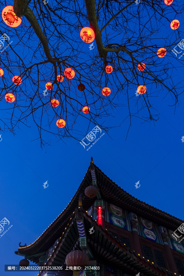 定州崇文街红灯笼与古建筑夜景