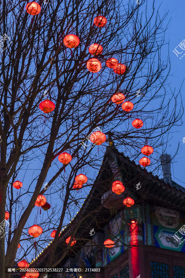 定州崇文街红灯笼与古建筑夜景