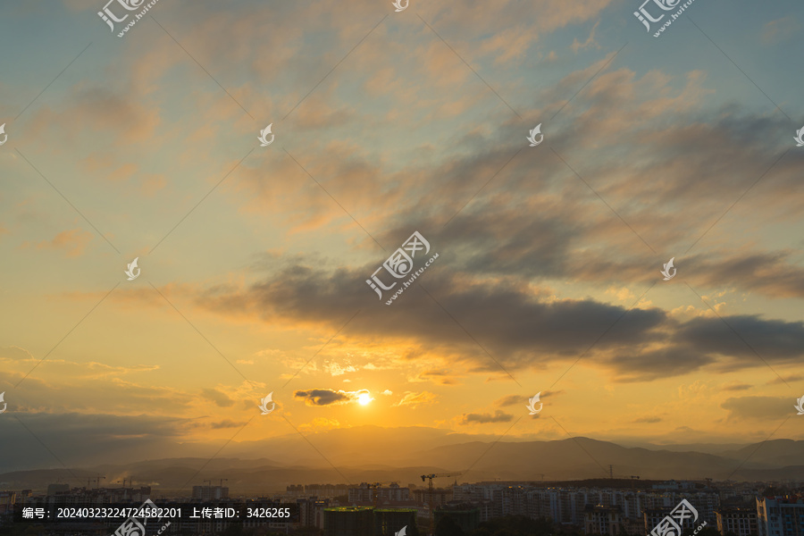 落日夕阳下的景洪市