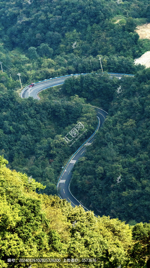 高山上的公路