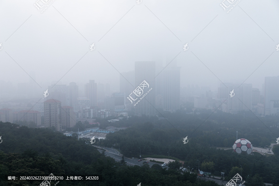 大连地标城市中心雾霾天气