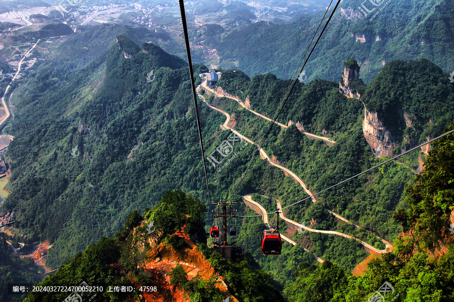 张家界旅游天门山盘山路