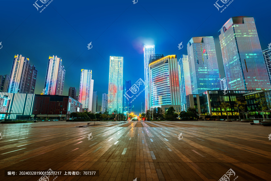 湖南长沙商业区的摩天大楼夜景