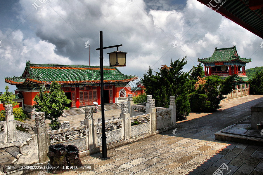 天门山寺中式古建筑天王殿