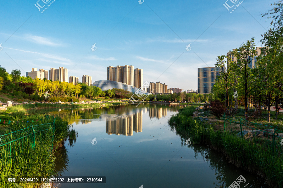 石家莊高新區(qū)昆侖公園城市倒影