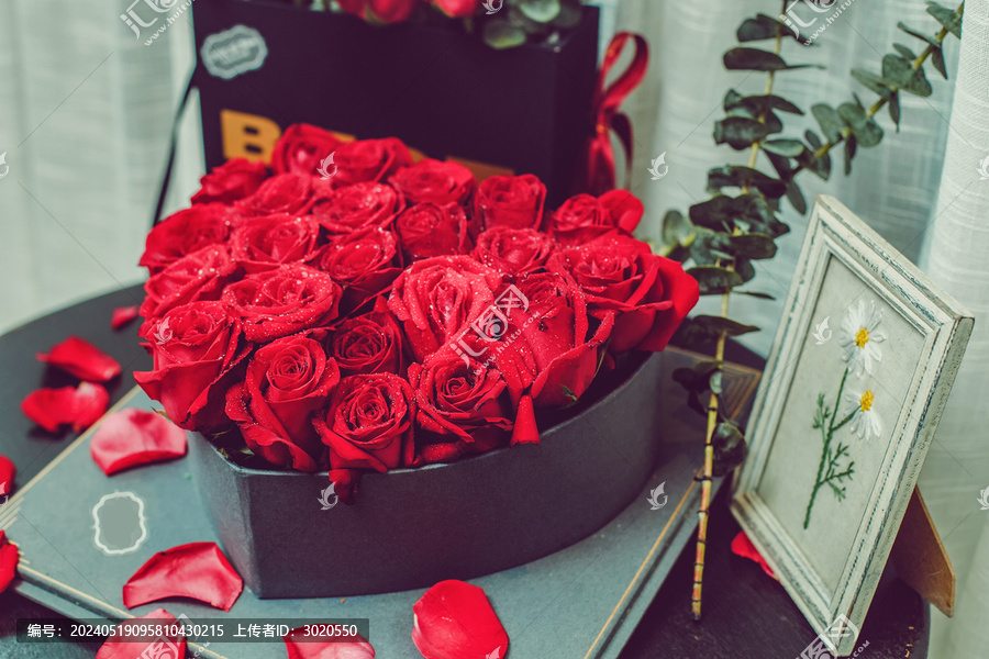 紅色玫瑰鮮花