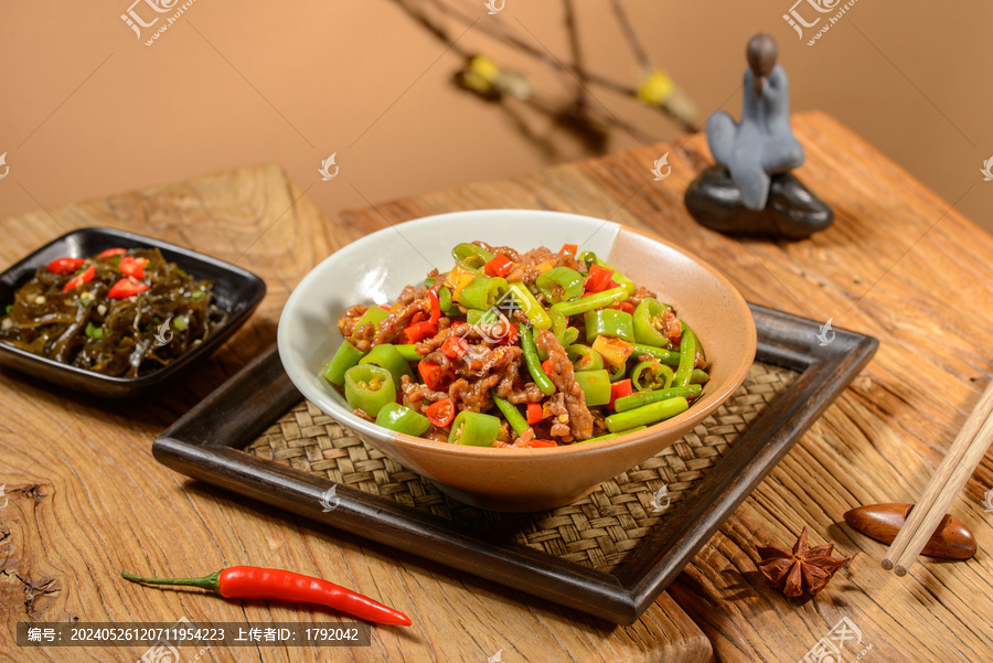 蒜臺炒肉絲