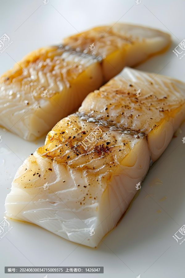 兩塊香煎鱈魚
