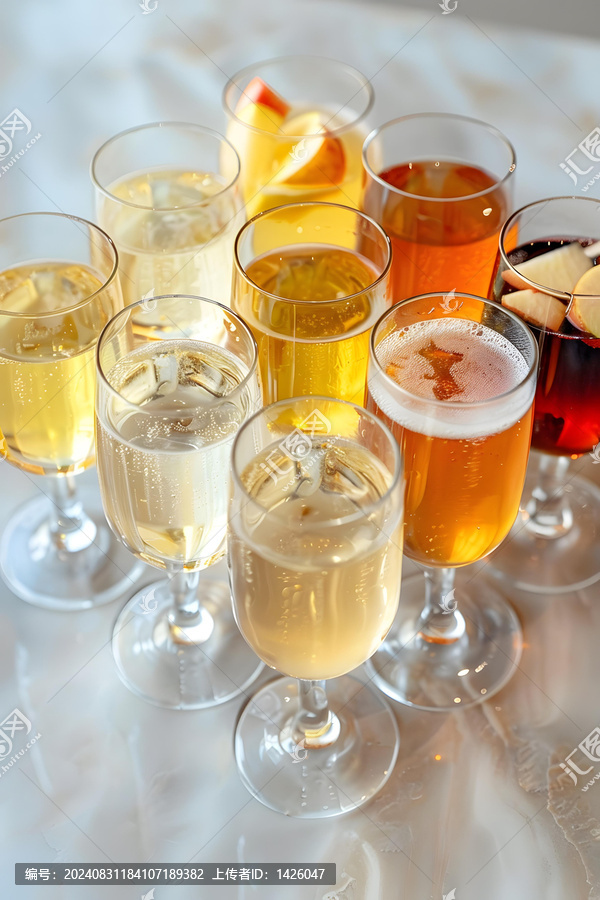 各種口味起泡酒杯子的集合