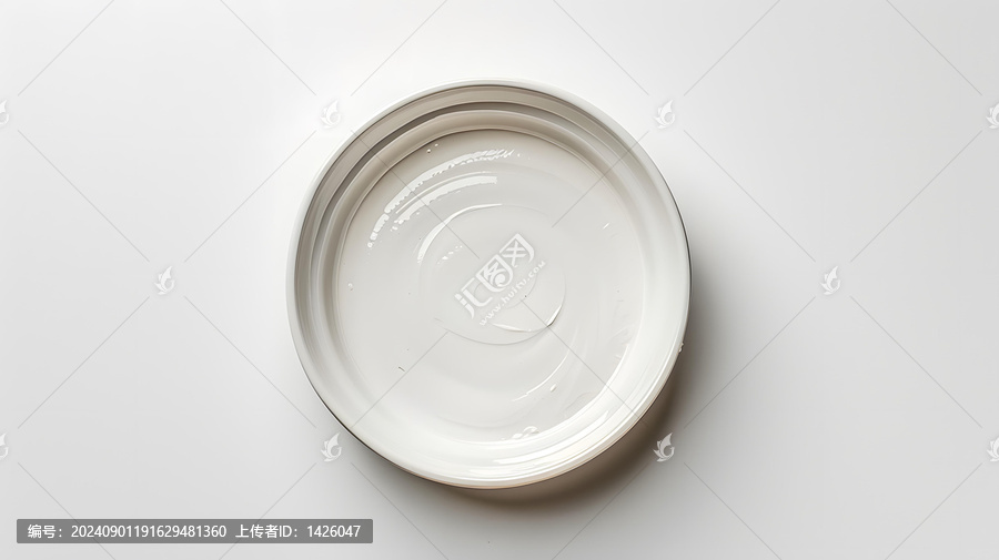 白色油漆罐