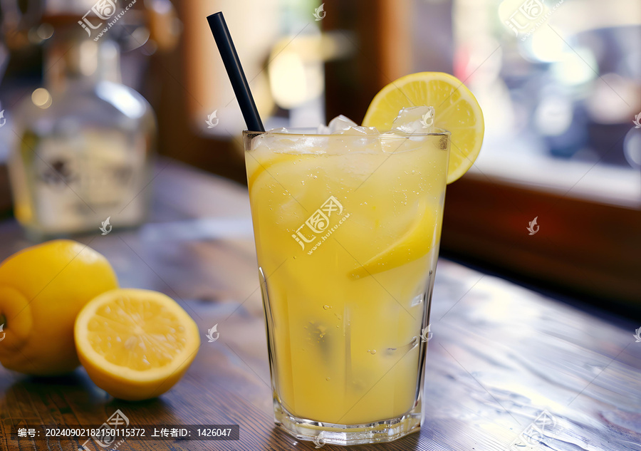 冰鎮(zhèn)檸檬水飲料