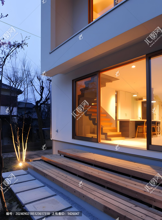 現(xiàn)代住宅外墻木質(zhì)平臺(tái)與樓梯