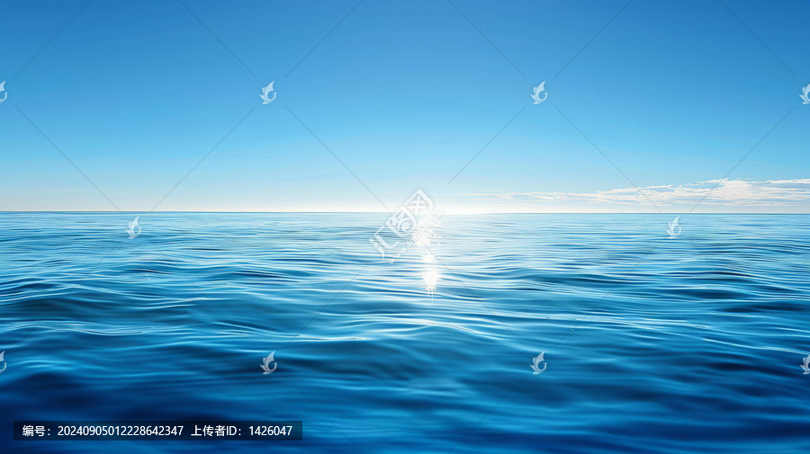 碧海映襯下的粼粼波光