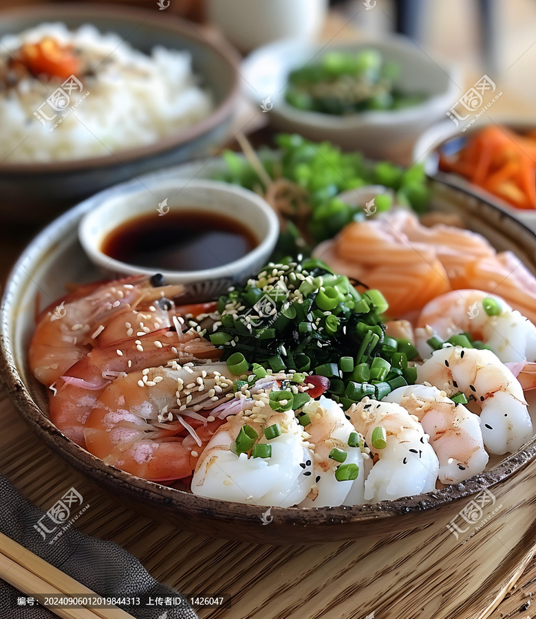 美味的亞洲海鮮拼盤