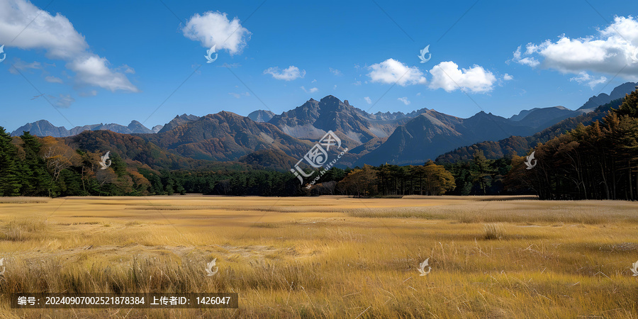 在美麗的山區(qū)進(jìn)行登山運(yùn)動(dòng)