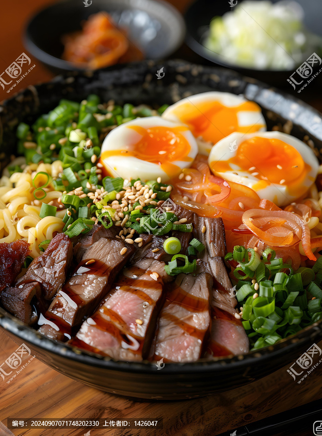 日式拉面溏心蛋牛肉拉面
