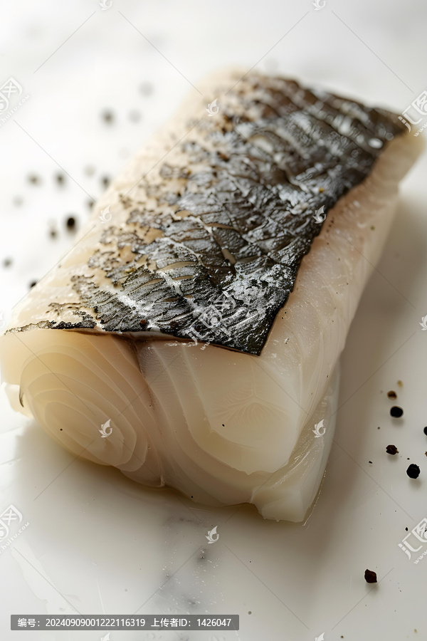 新鮮的未加工的鱈魚(yú)腰肉