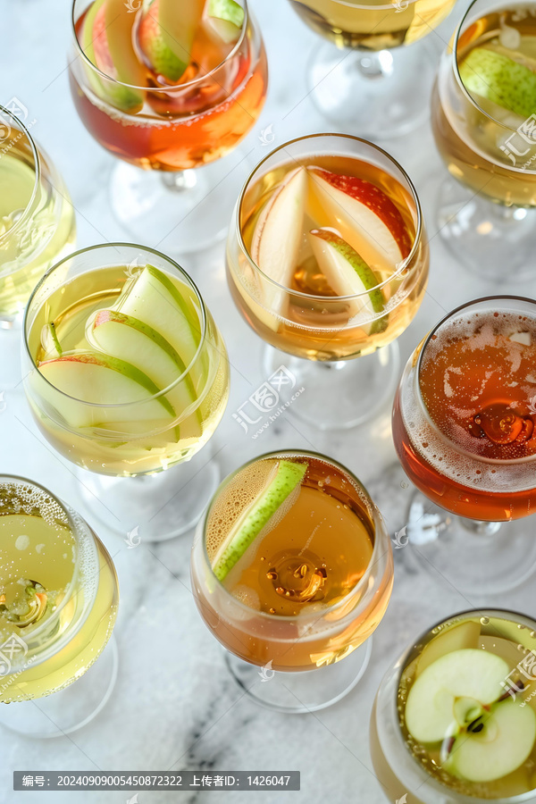 蘋果西打酒配青蘋果片
