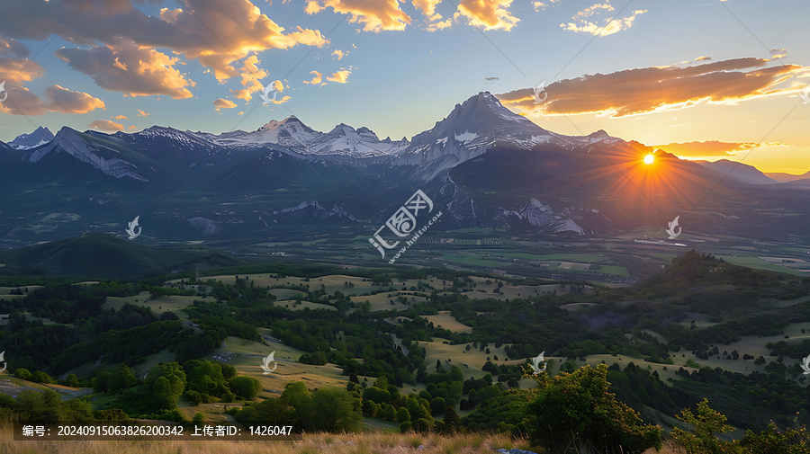 山脈日落全景