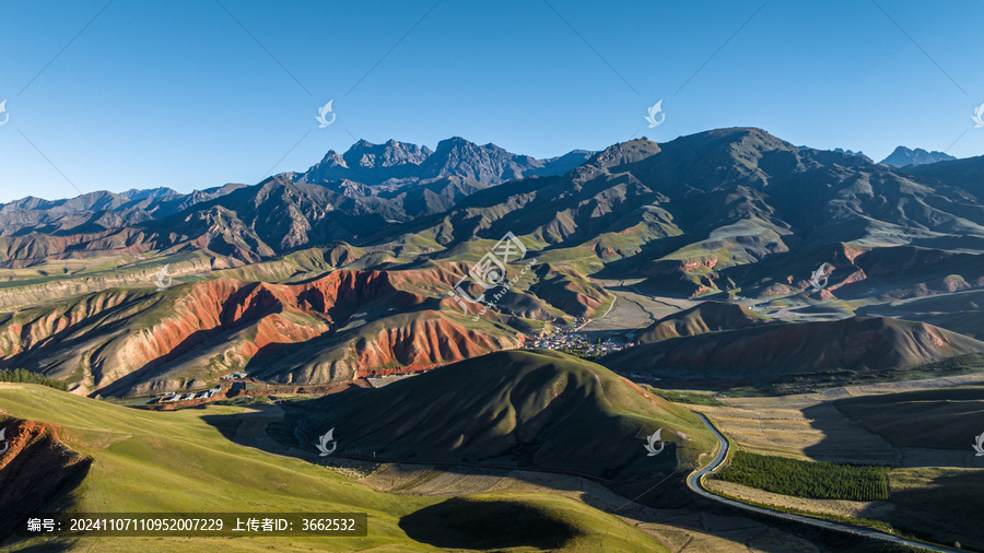 青海祁連縣卓爾山丹霞地貌