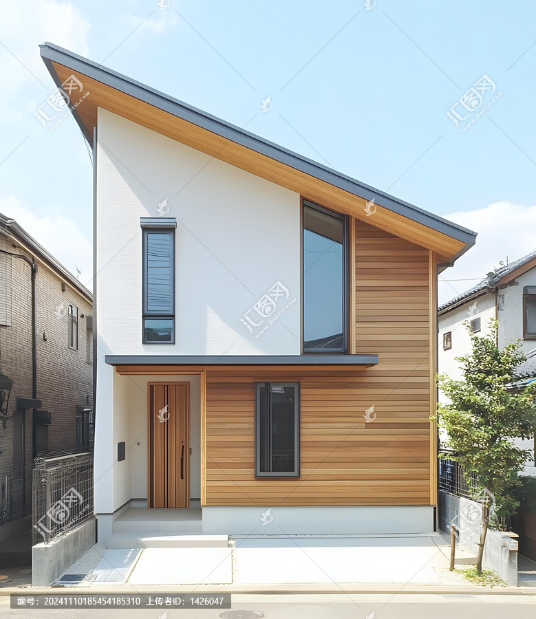 現(xiàn)代木質外墻傾斜屋頂?shù)臉O簡住宅