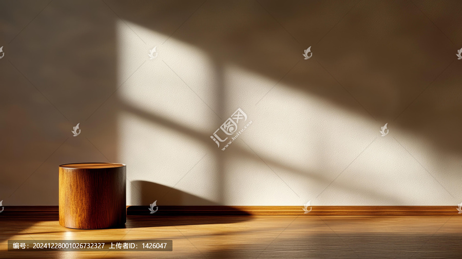 現(xiàn)代室內(nèi)木質(zhì)圓柱形展示臺