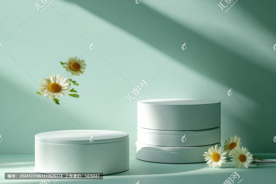 淡綠背景下的花朵產(chǎn)品展示臺